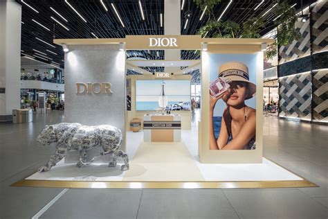 j adore dior schiphol|The perfume shop at Schiphol.